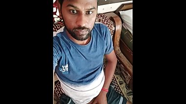 Indian Guy Masturbate to Sastisfy himeself