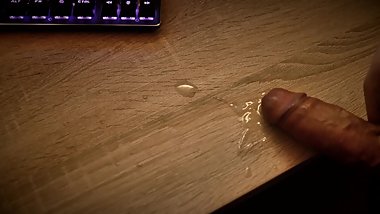 Gentleman fell right after intense hand job