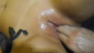 Fisting amador... toda molhada...