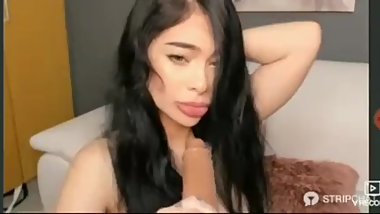 Que rico lo chupa esta blanca