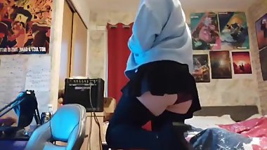 Showing off my beta sissy body and my tiny chastity