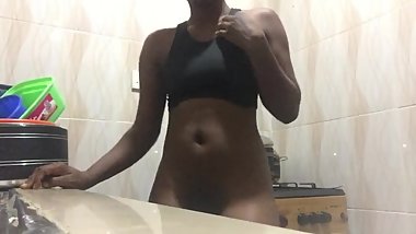 Webcam girl in the kitchen cooking REAL CLIP