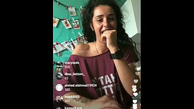 500 KISI OLUNCA SOYUNAN KEZBAN DEVAMI uzunversiyon.co/lA5sZY turk turk