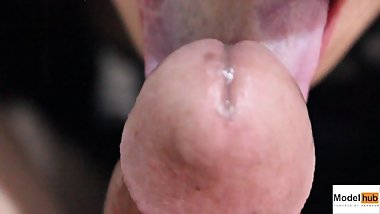 PINAY CLOSE UP HE CUM ON MY TONGUE