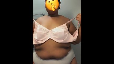 BBW TEEN SHOWS TITS ON SNAPCHAT